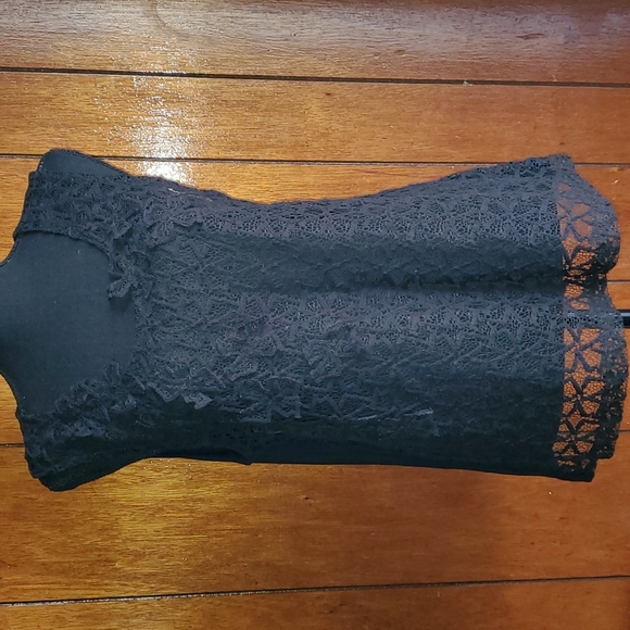 Gap Black Lace Top - Picture 2 of 10